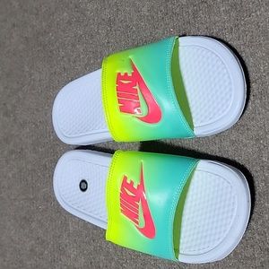 Womens size 9 Nike Slides